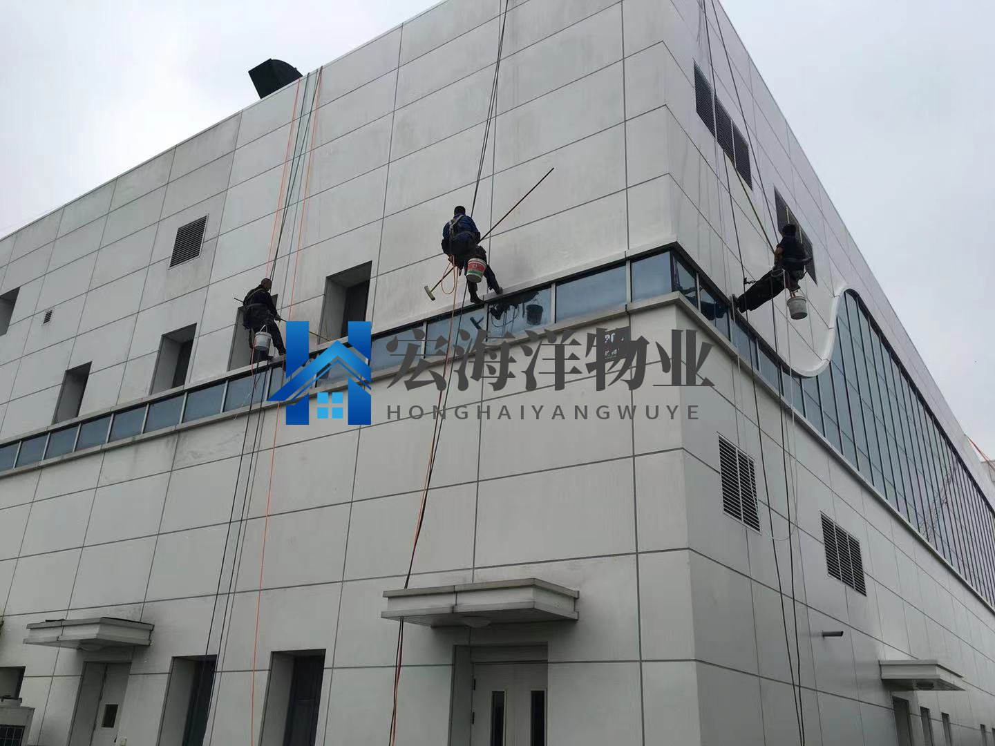 成都外墻清洗之前會提前通知做好準(zhǔn)備